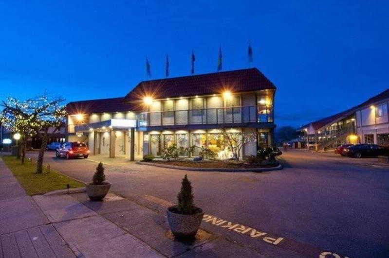 Western Hotel Burnaby